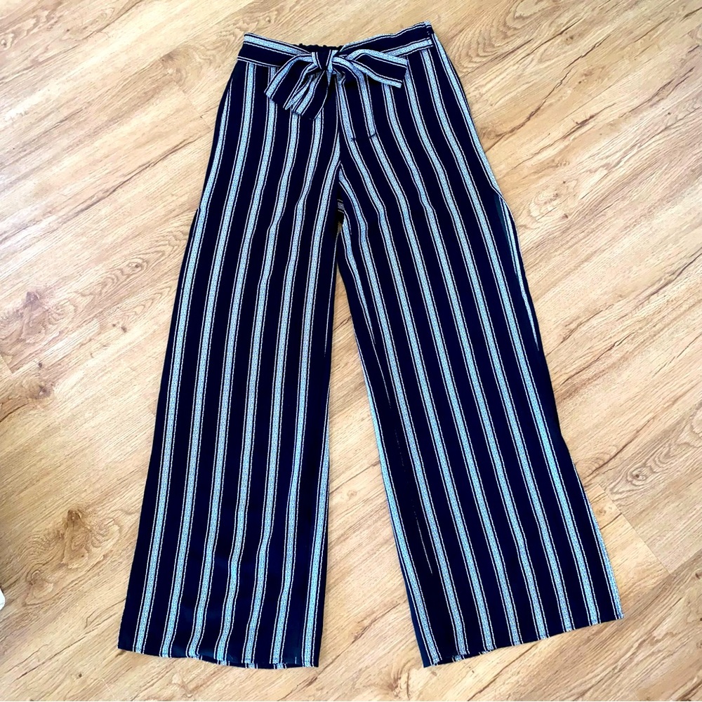 Blueblush wide-legged palazzo pants, slit legs up to thighs, sz  M